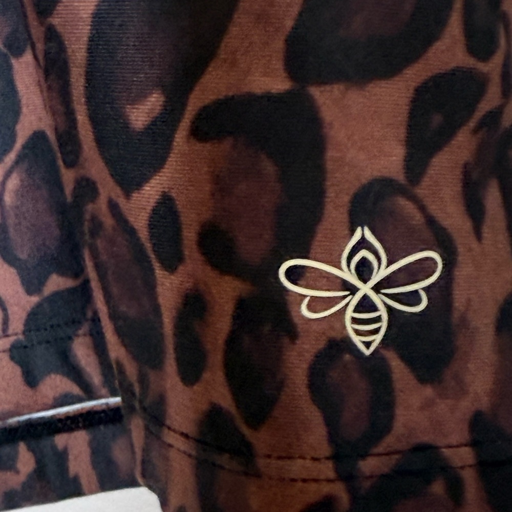 NWT Johnny Was Bee Active Drop Shoulder CrewNeck L/S Tee in Leopard, size M - Picture 6 of 6